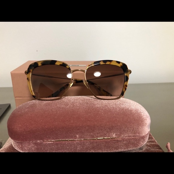 New without tag Miu Miu Sunglasses - Picture 5 of 8